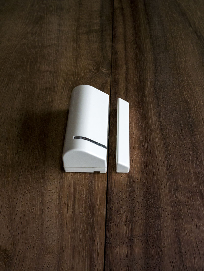 Wit draadloss magneetcontact risco