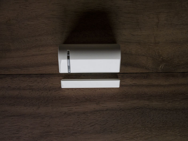 Wit draadloss magneetcontact risco